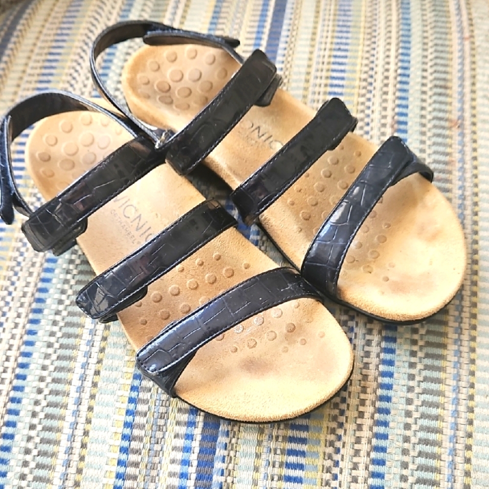Vionic Navy Strappy Sandals
